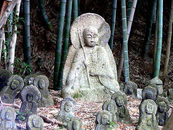 "石峰寺"と書いた看板です