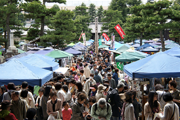 百万遍さんの手つくり市