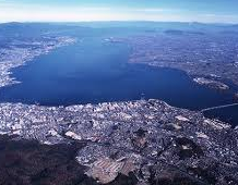 琵琶湖をドライブ