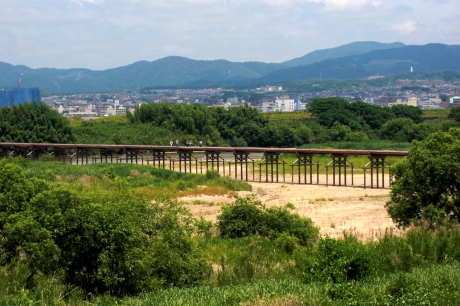 「流れ橋」時代劇のロケ地としてよく利用される